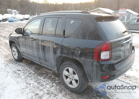 2016 Jeep Compass Latitude z USA, uszkodzony, nr VIN 1C4NJCEA6GD769806